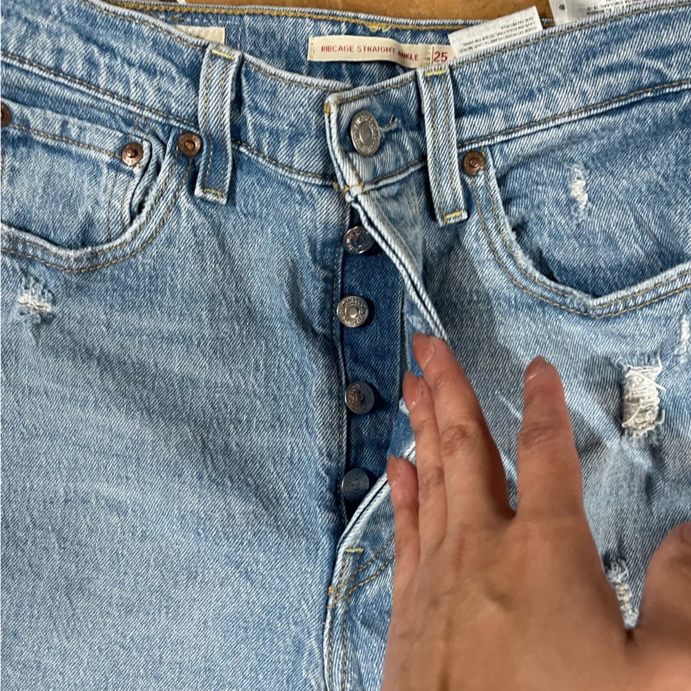Levi’s | Ribcage Straight Ankle Jeans Size: 25 - Picture 7 of 8